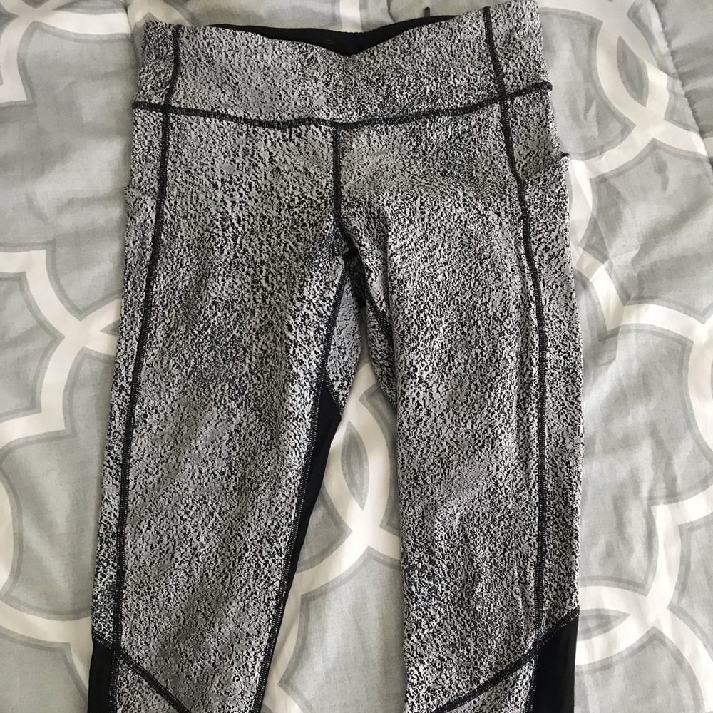 RARE Lululemon crop leggings